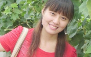 陈老师的帮助下，我很快拿到了上海户口